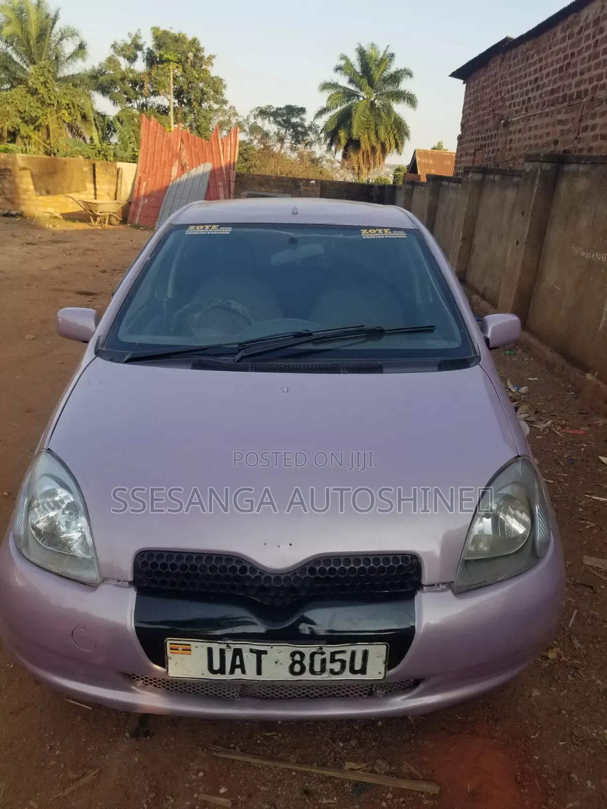 Toyota Vitz 2004 Pink