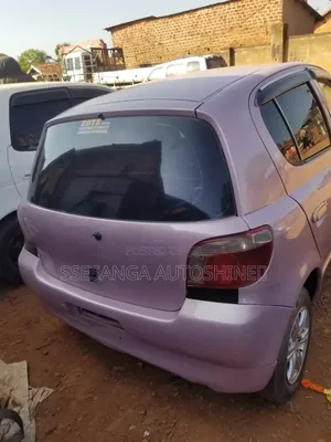 Toyota Vitz 2004 Pink