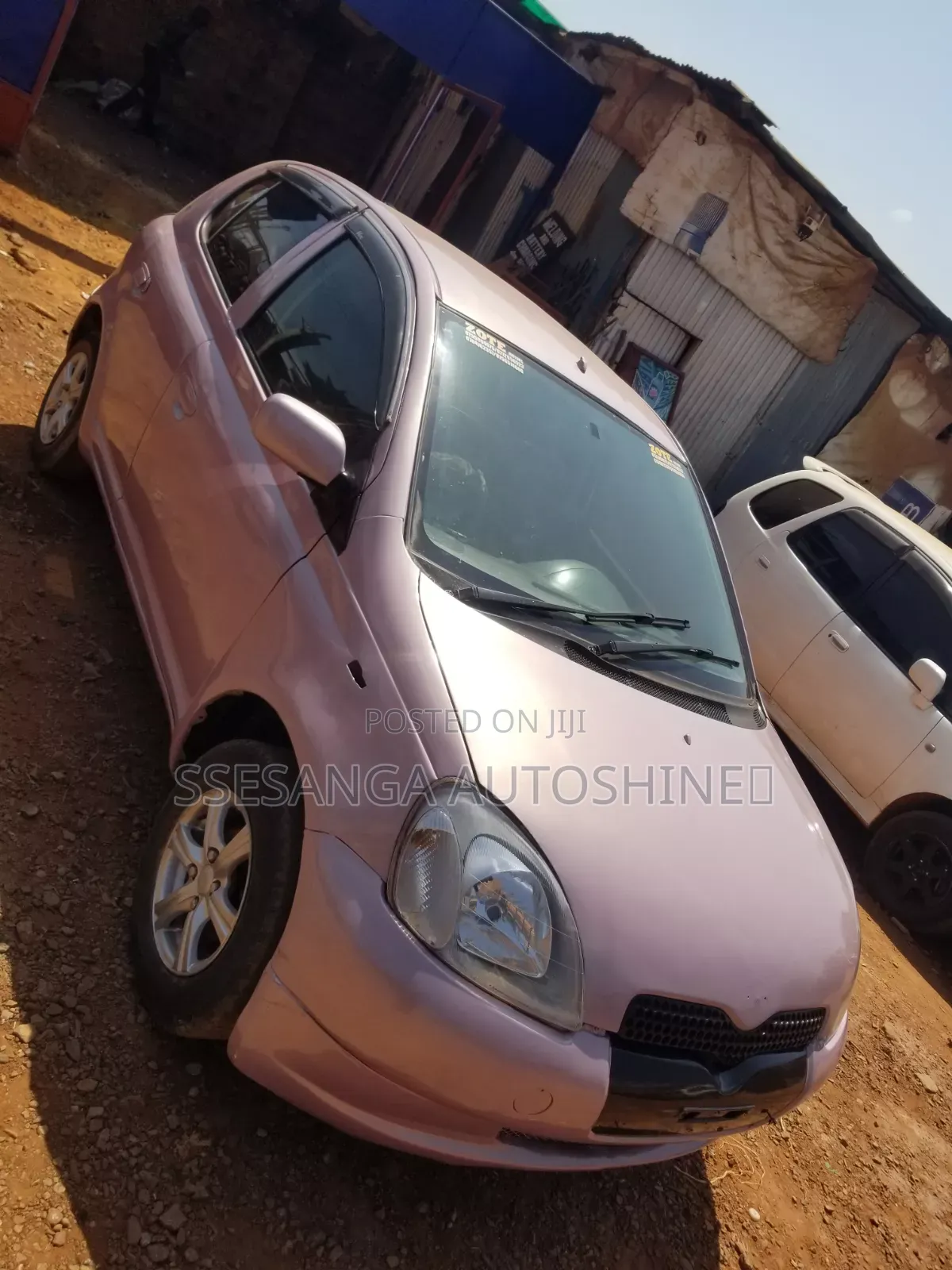 Toyota Vitz 2004 Pink