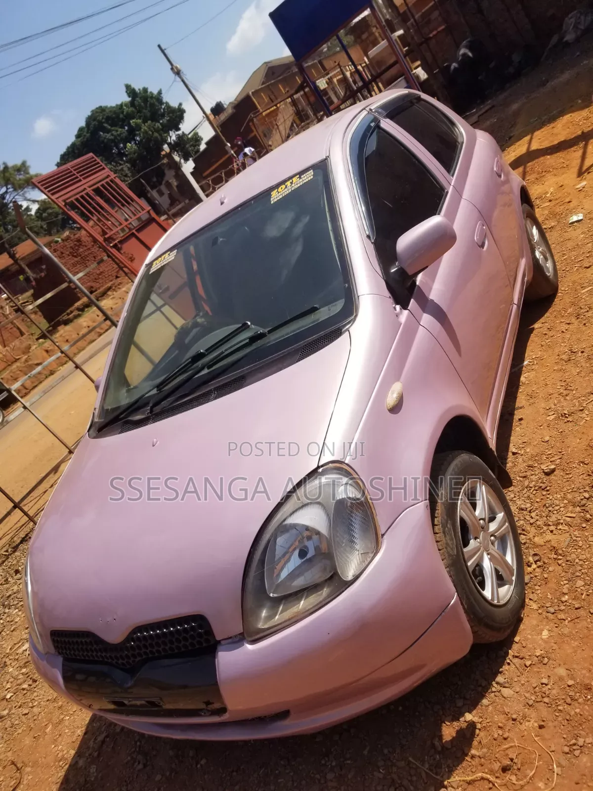 Toyota Vitz 2004 Pink