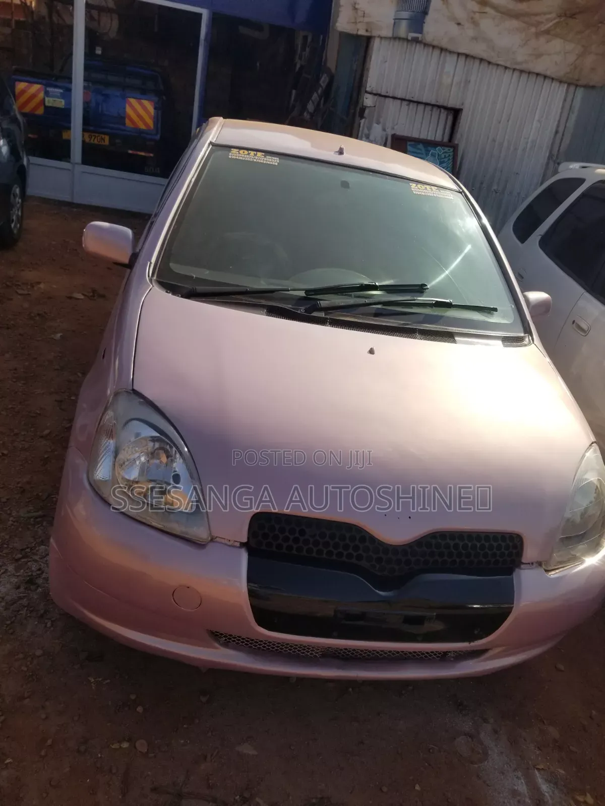 Toyota Vitz 2004 Pink