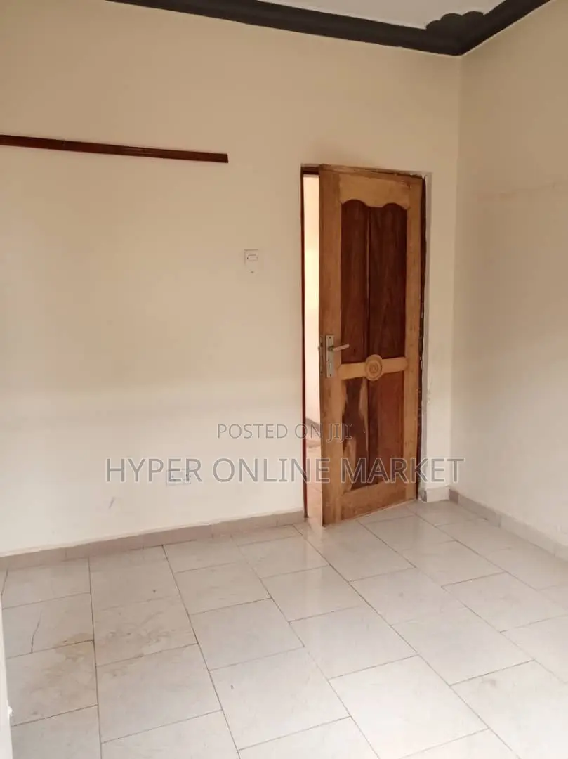 1bdrm House in Kira for rent