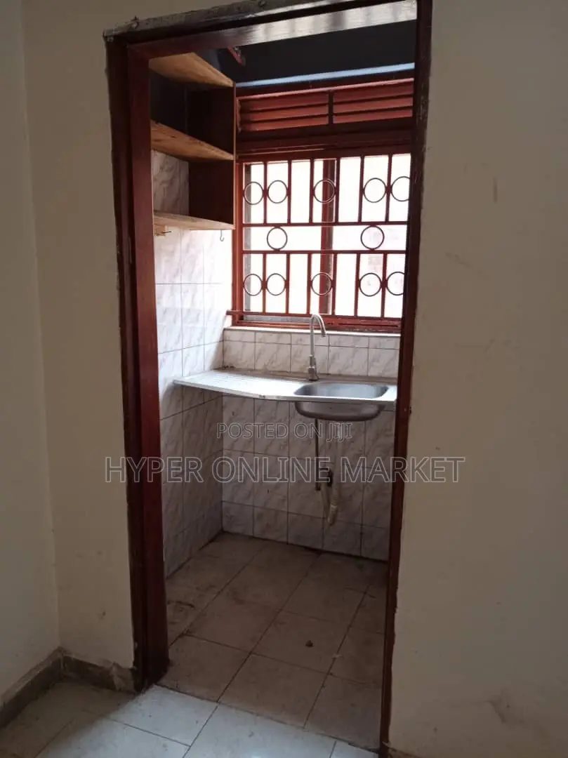 1bdrm House in Kira for rent