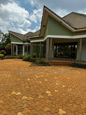 5bdrm House in Matuga Bombo Rd 280M, Kawempe for sale