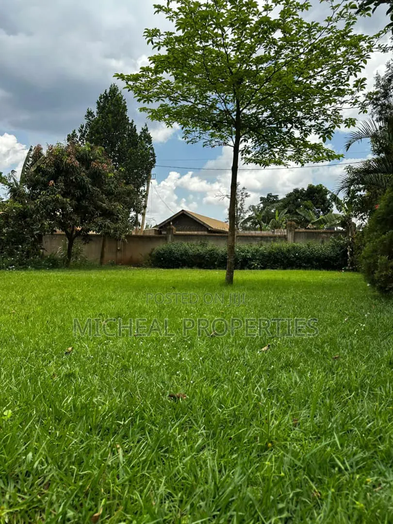 5bdrm House in Matuga Bombo Rd 280M, Kawempe for sale