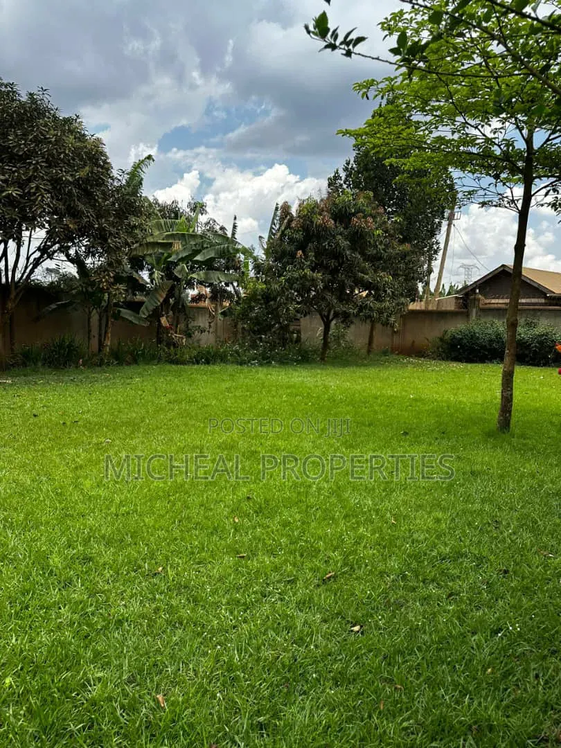 5bdrm House in Matuga Bombo Rd 280M, Kawempe for sale