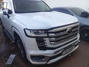 Toyota Land Cruiser 2023 White