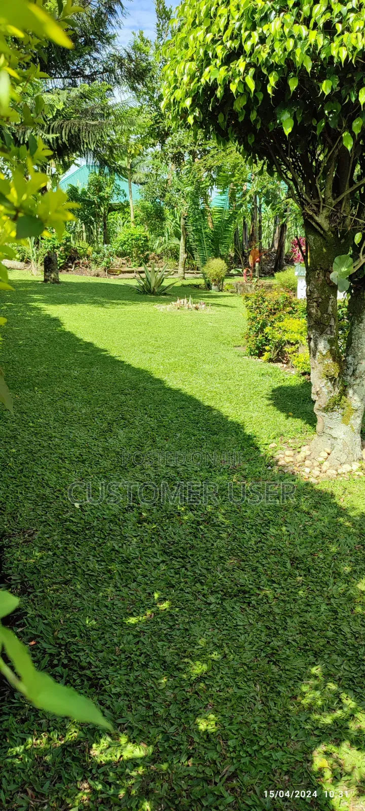 5bdrm House in Kabalore for sale