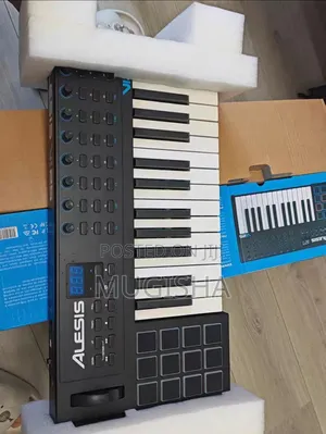 Alesis Vi25