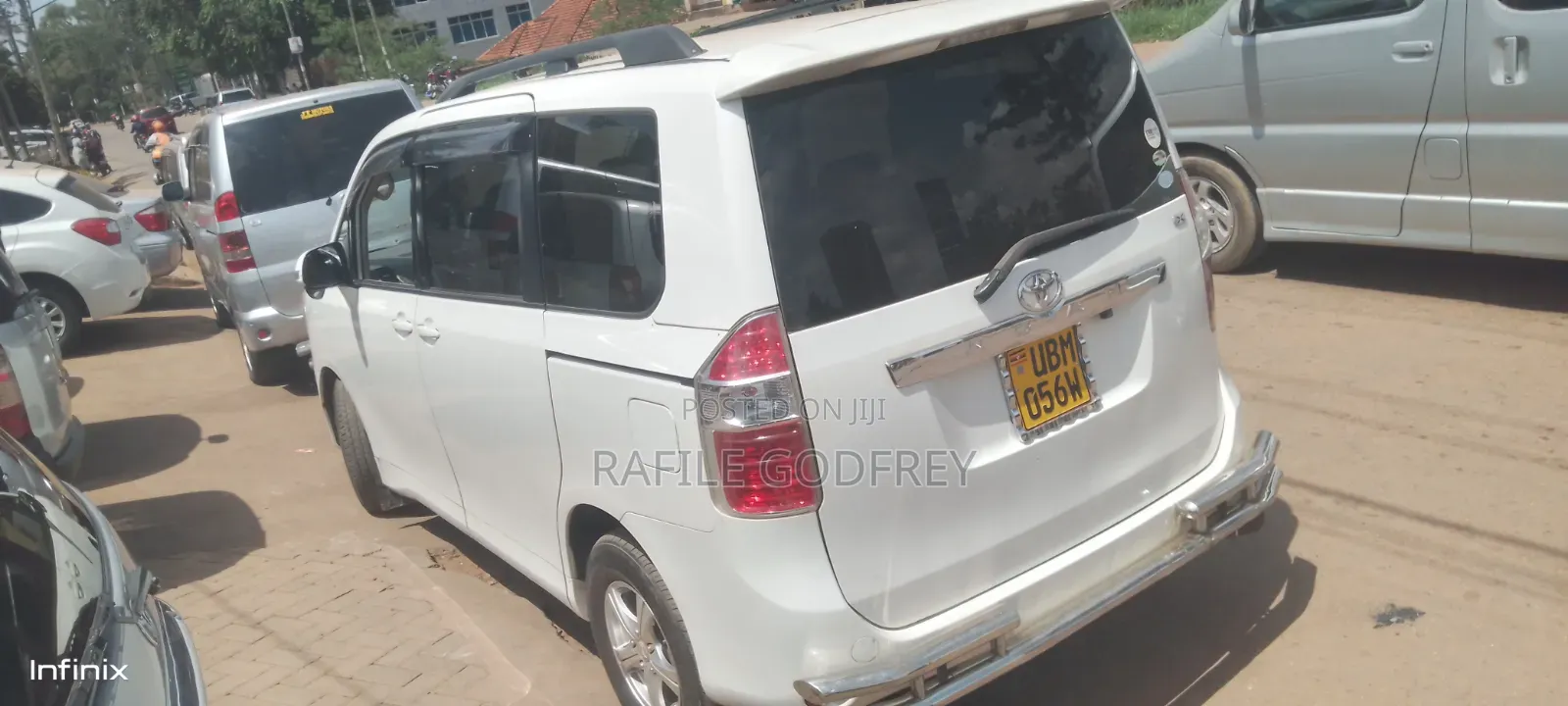 Toyota Noah 2009 White