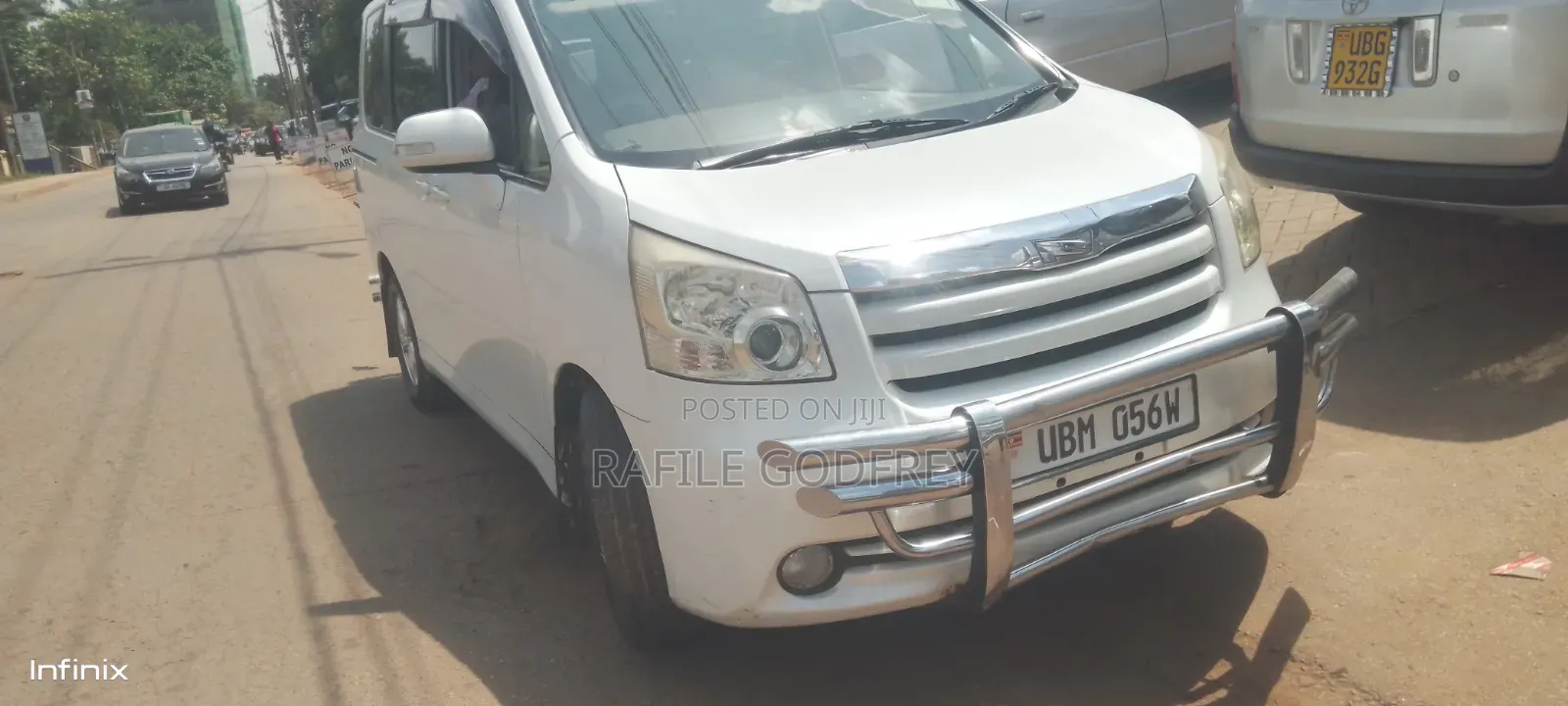 Toyota Noah 2009 White