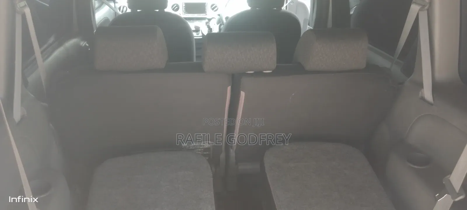 Toyota Sienta 2010 Silver