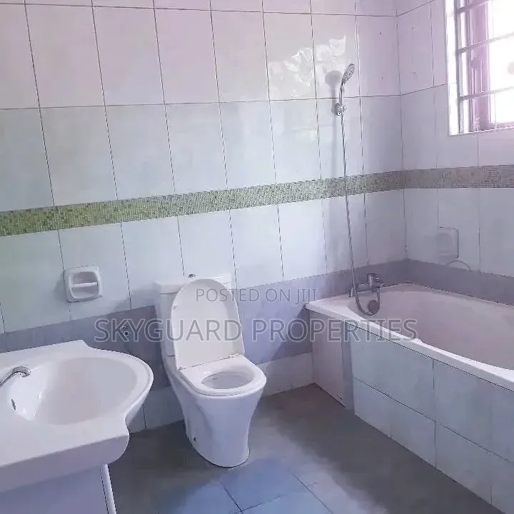 5bdrm Mansion in Naguru, Central Division for rent