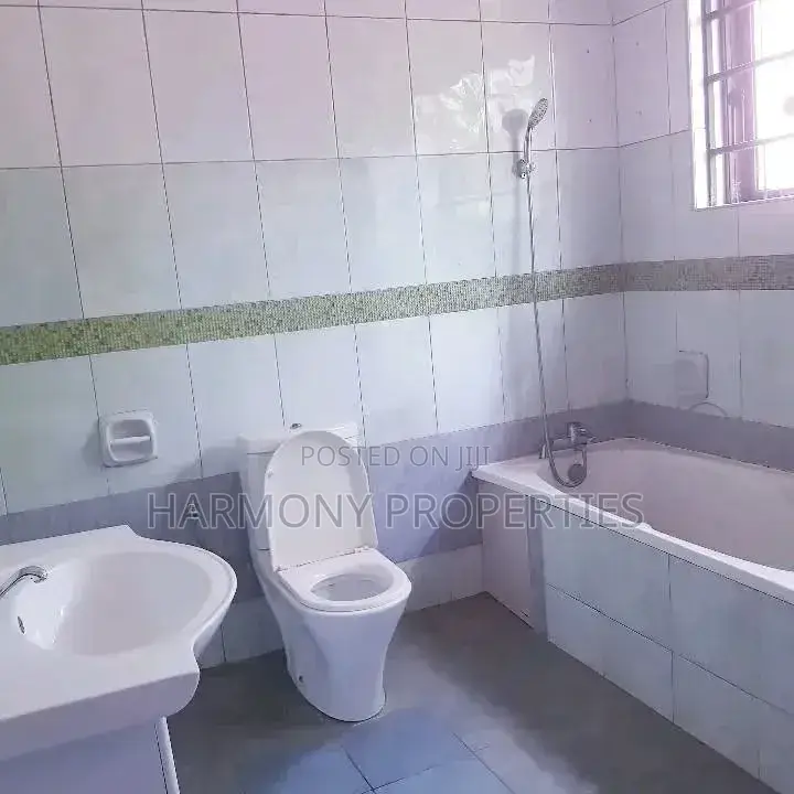 5bdrm Mansion in Naguru, Central Division for rent