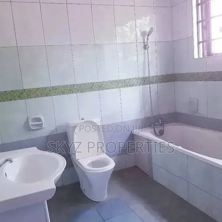 5bdrm Mansion in Naguru, Central Division for rent