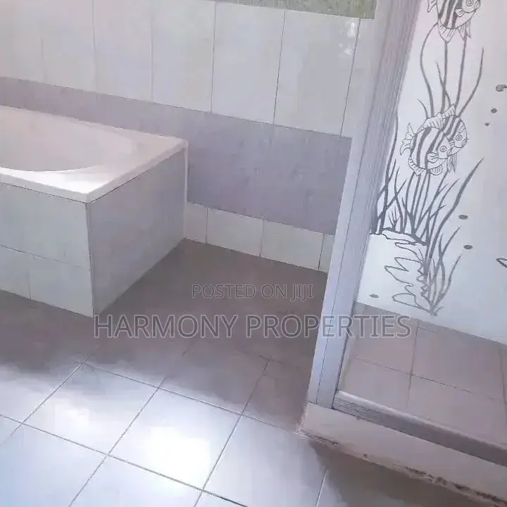 5bdrm Mansion in Naguru, Central Division for rent