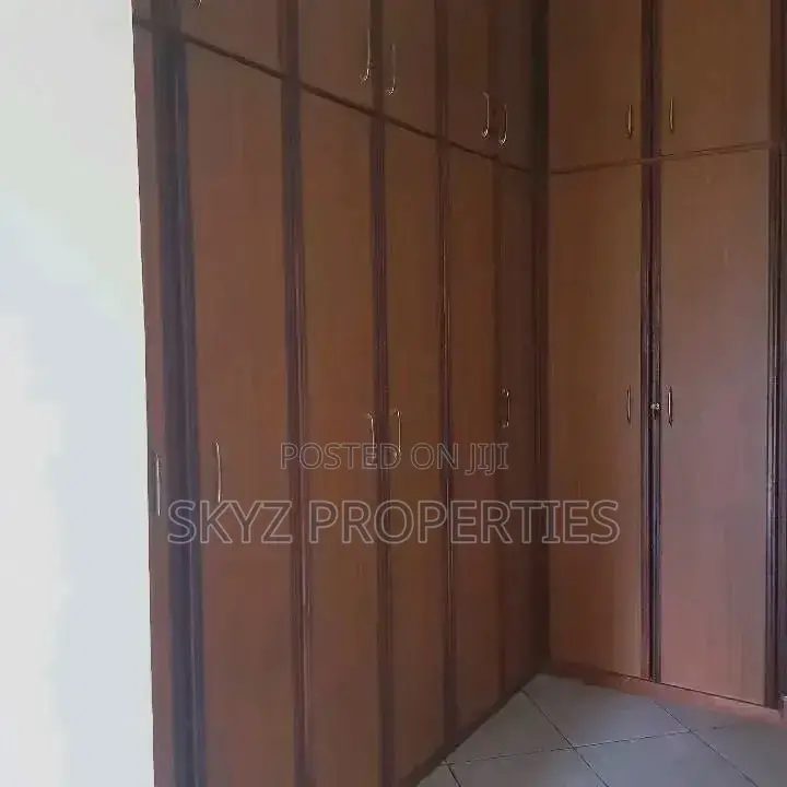 5bdrm Mansion in Naguru, Central Division for rent