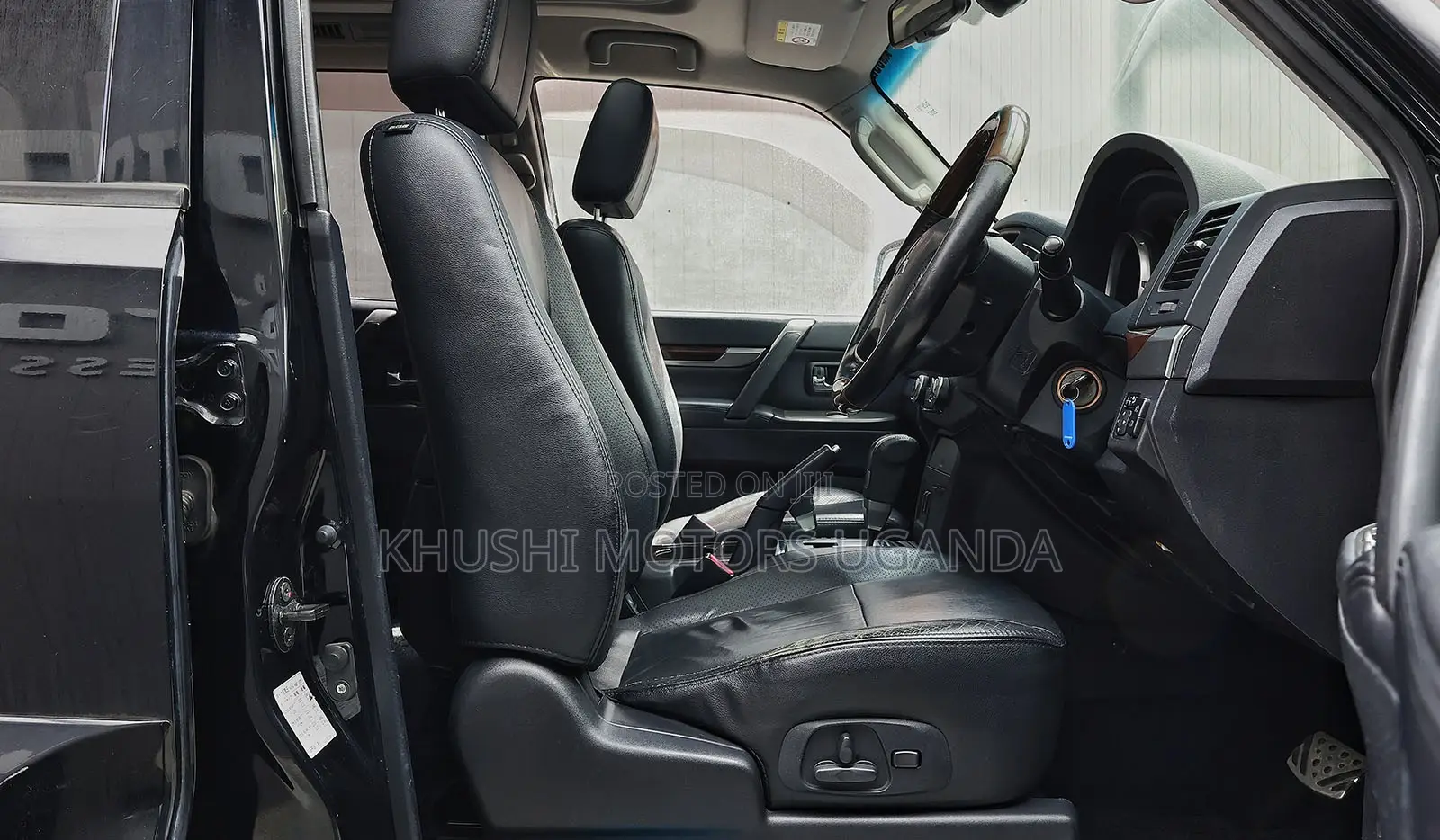 Mitsubishi Pajero 2011 Black