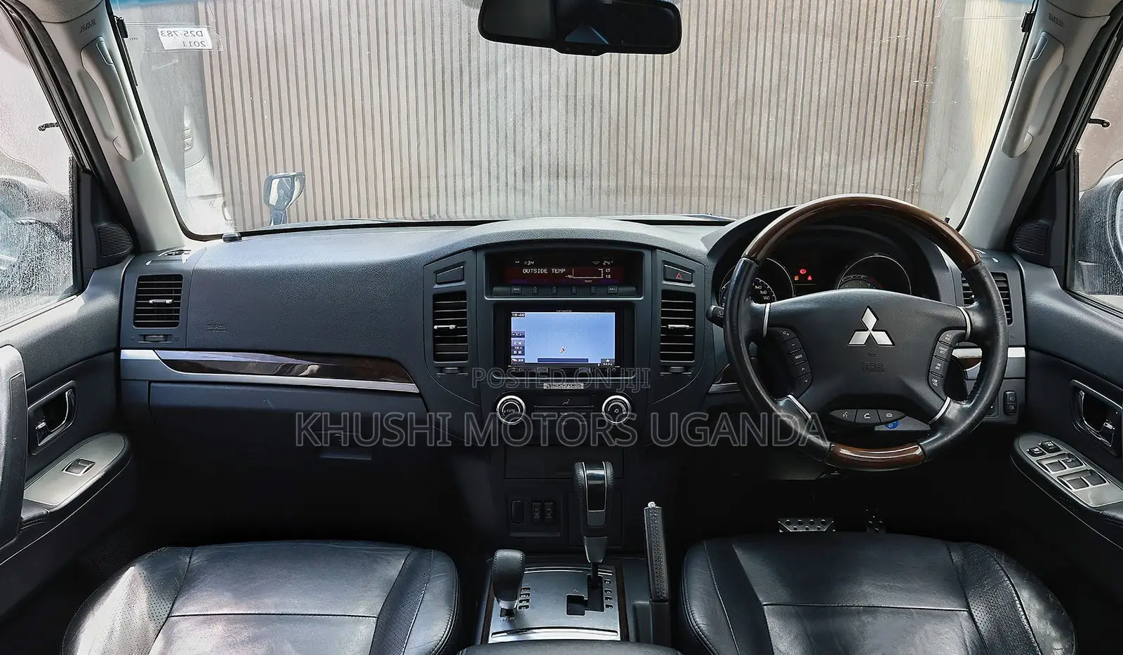 Mitsubishi Pajero 2011 Black