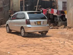 Toyota Nadia 2000 Silver