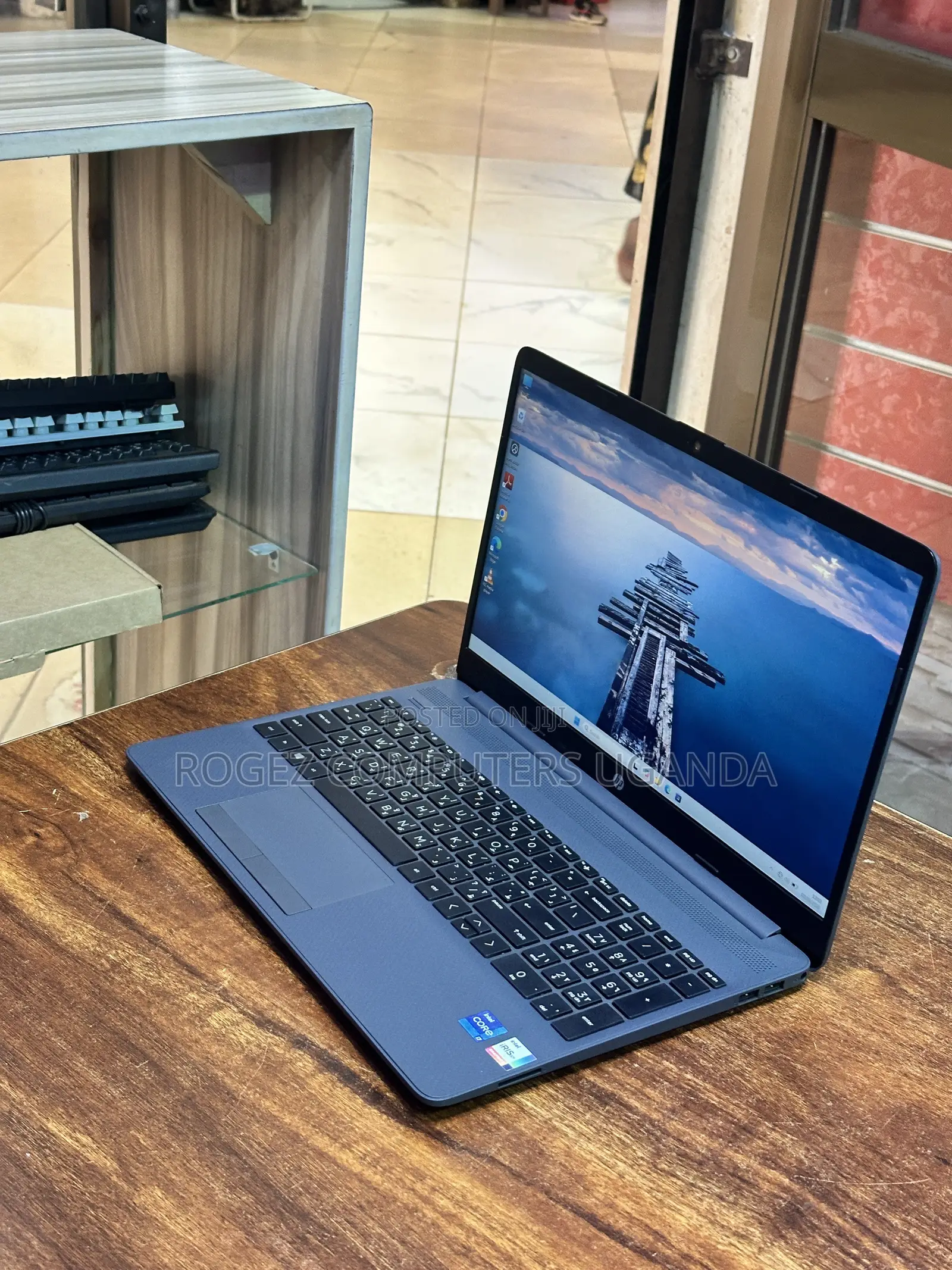 New Laptop HP 15-dw0037wm 8GB Intel Core i7 SSD 256GB