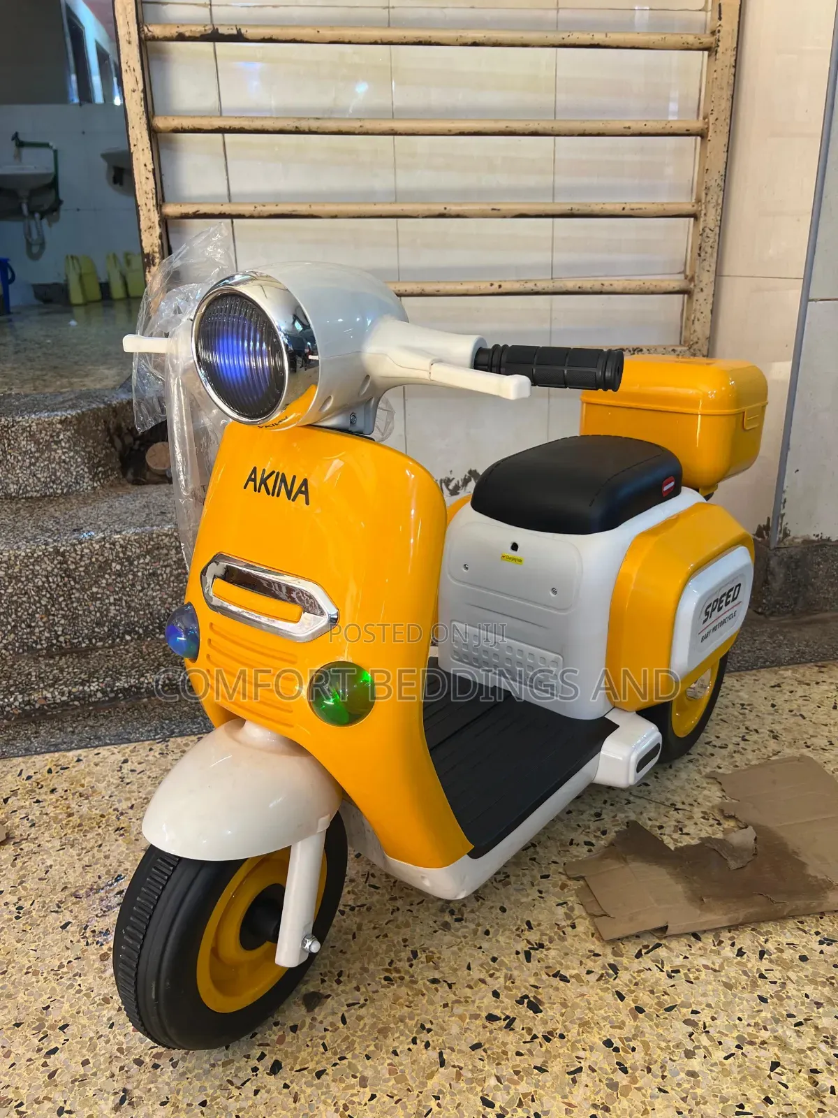Akina Kids' Rechargeable Motorcycle Yellow