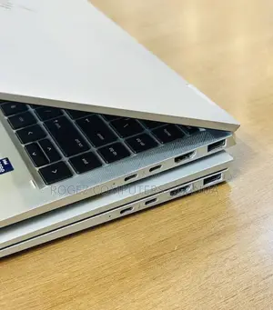 New Laptop HP EliteBook X360 1040 G11 8GB Intel Core i7 SSD 512GB