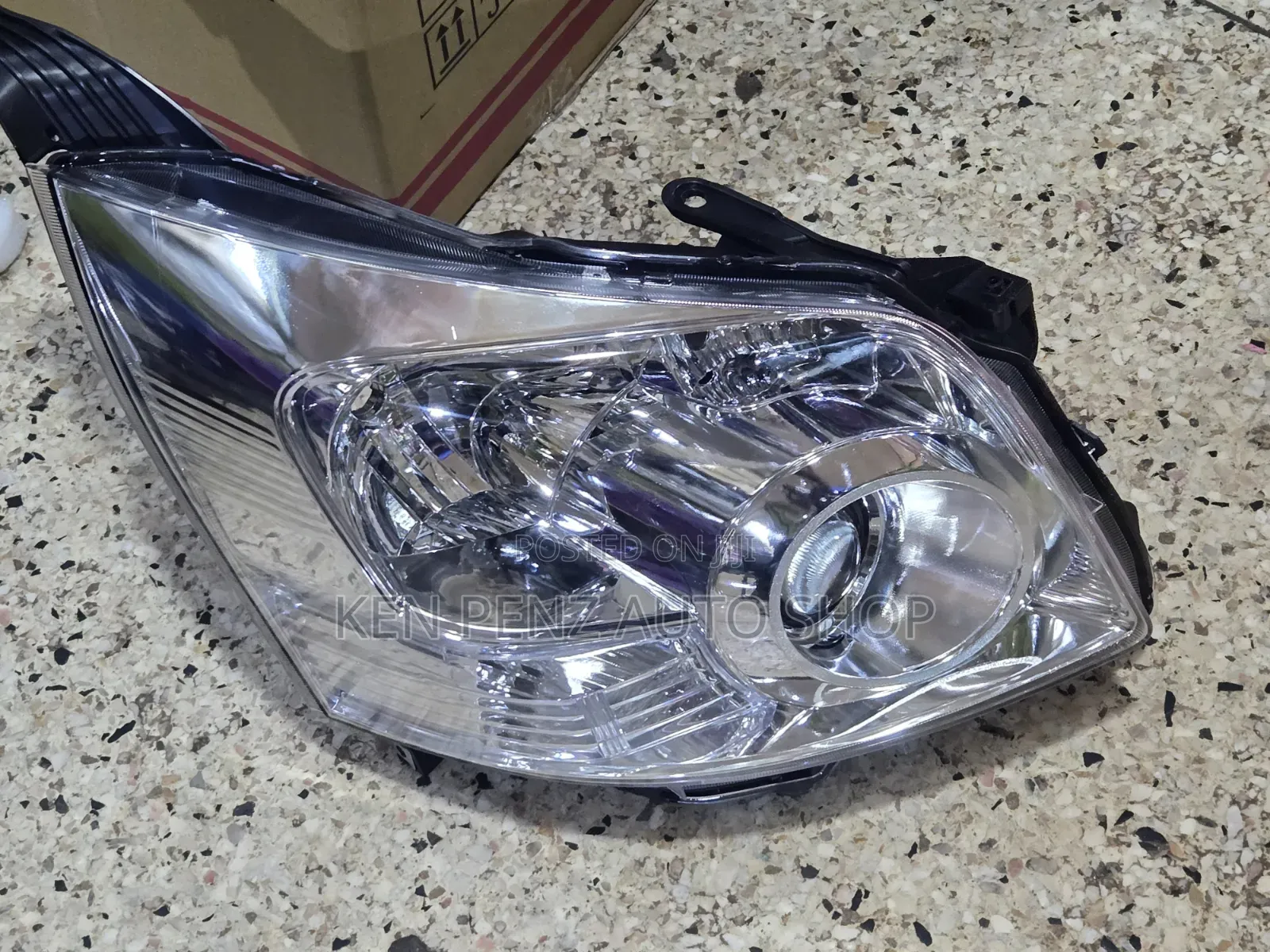 Toyota Noah 2008 - 2009 Headlamp ( Brand New)