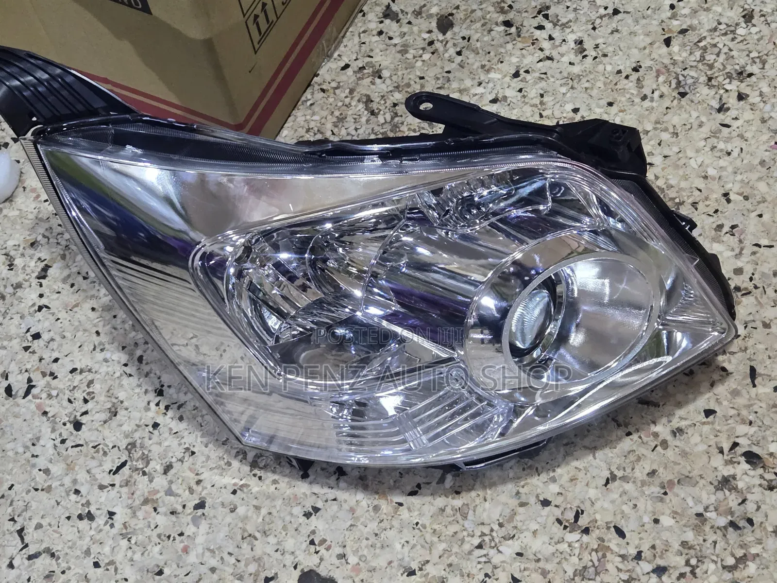 Toyota Noah 2008 - 2009 Headlamp ( Brand New)