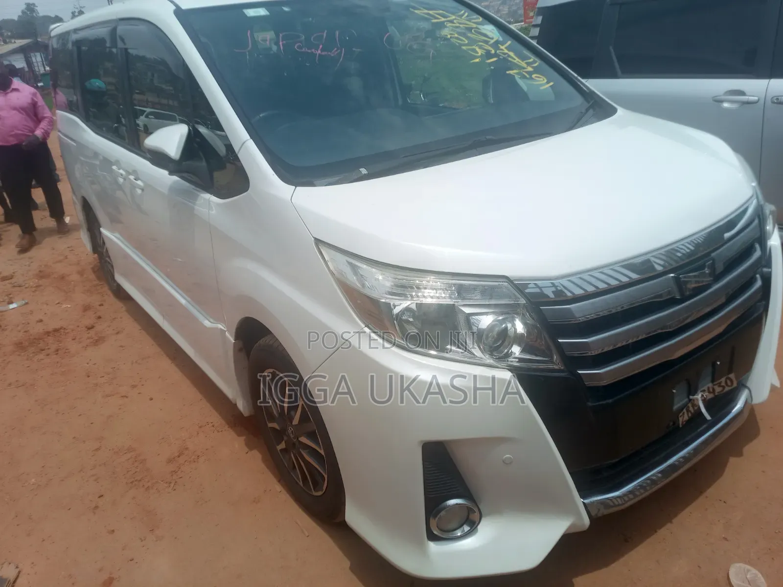 Toyota Noah 2015 White