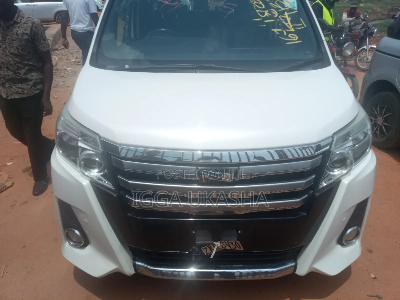 Toyota Noah 2015 White