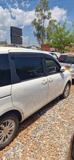 Toyota Sienta 2007 White