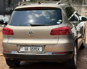 Volkswagen Tiguan 2.0 S 4Motion 2012 Gold
