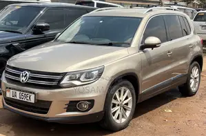 Volkswagen Tiguan 2.0 S 4Motion 2012 Gold
