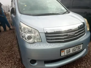 Toyota Noah 2011 Gray