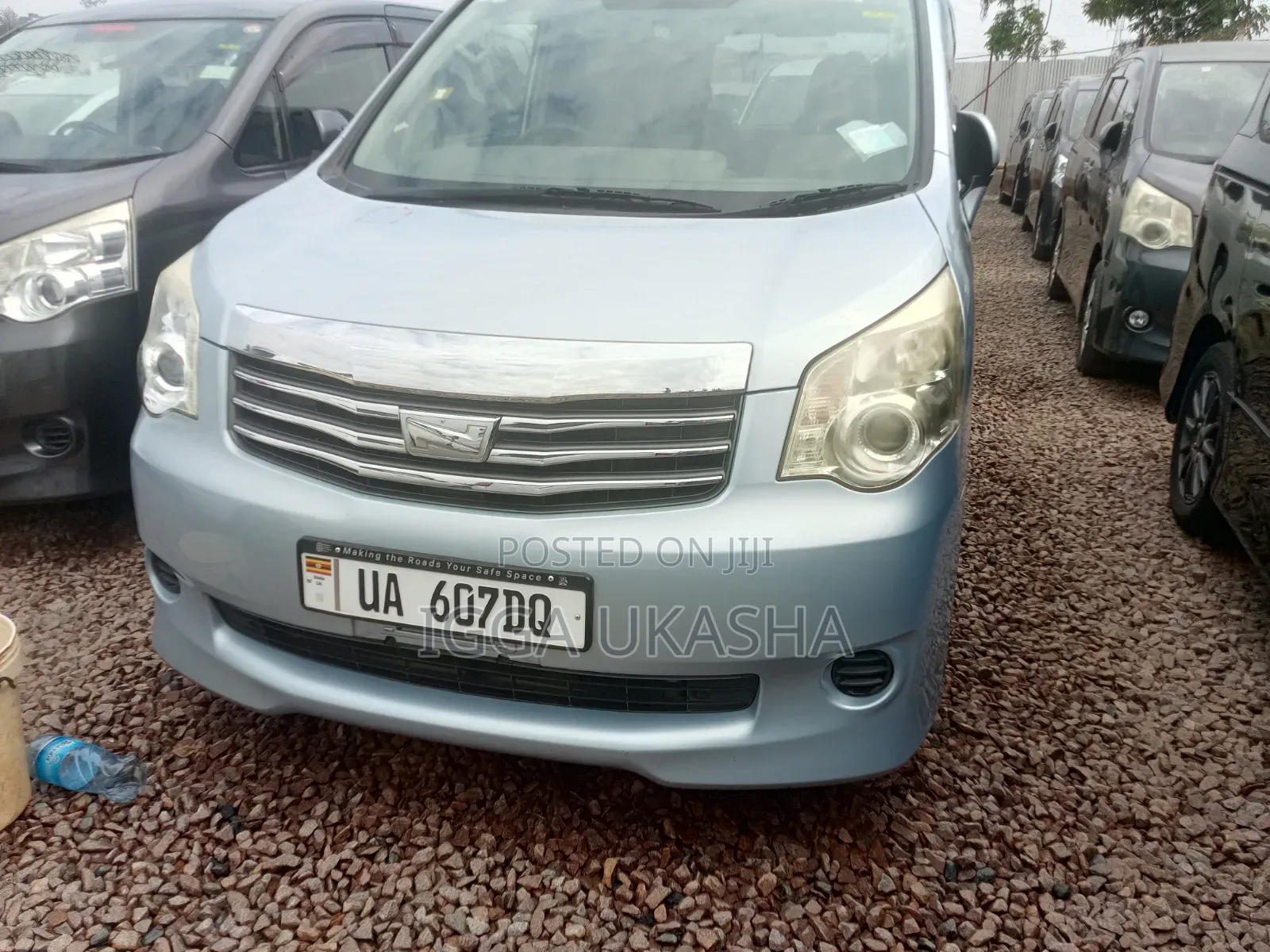 Toyota Noah 2011 Gray