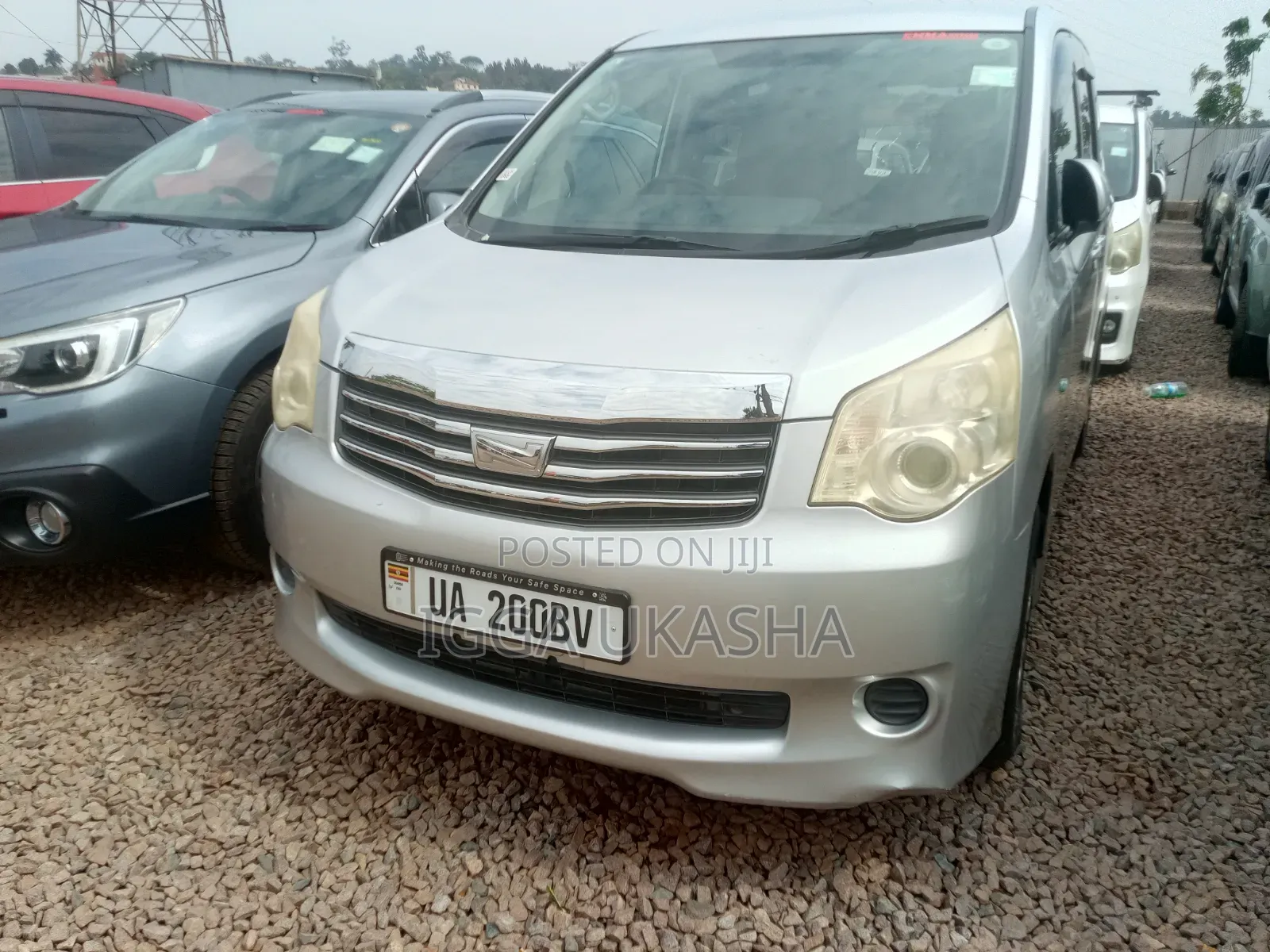 Toyota Noah 2011 Gray