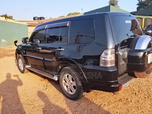 Mitsubishi Pajero 2011 Black