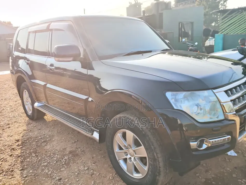 Mitsubishi Pajero 2011 Black