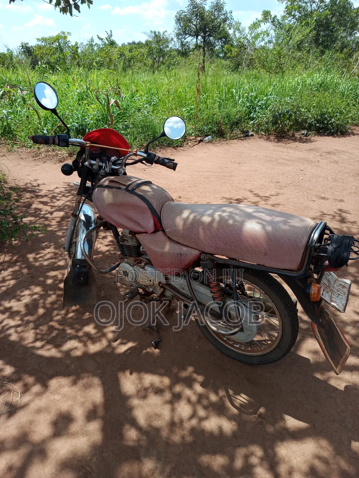 Bajaj Boxer 100 2021 Red