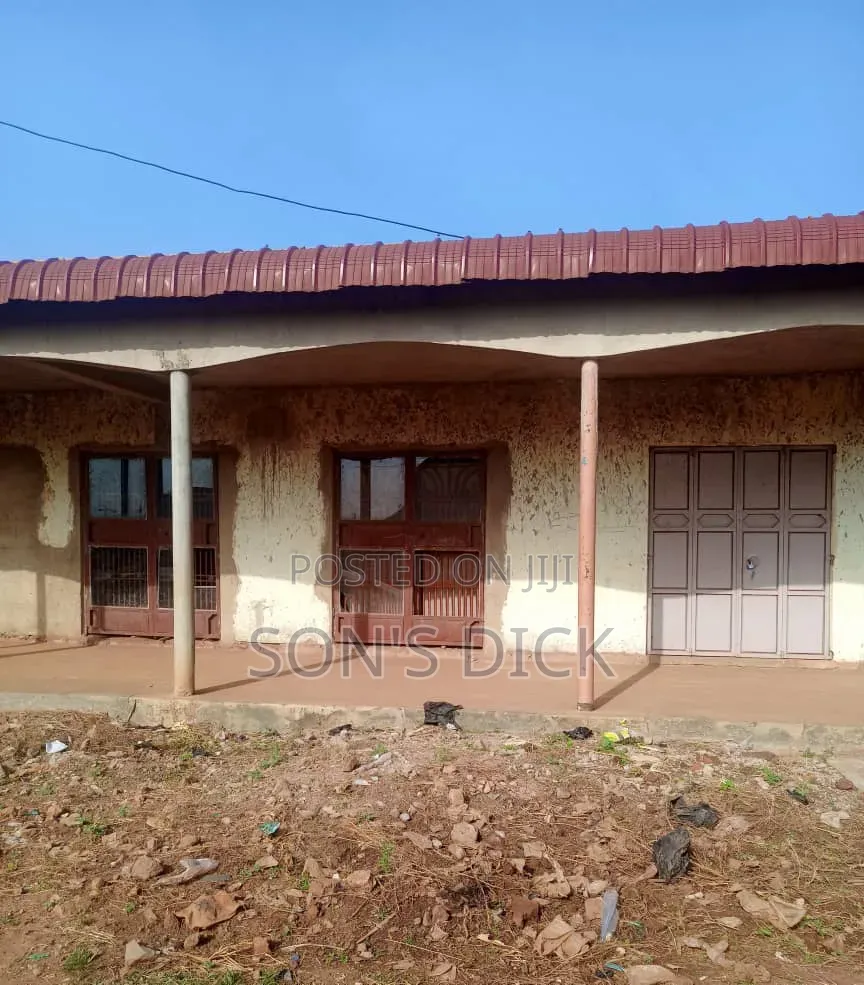 10bdrm House in Fred, Bugiri for sale