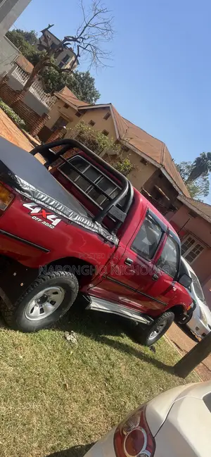Toyota Hilux 2008 Red