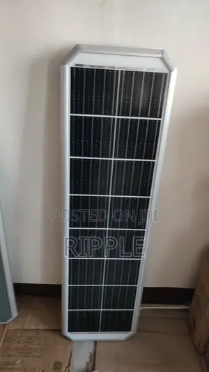 12-Eye All-in-One Solar Street Light With Built-in Solar Panel