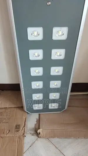 12-Eye All-in-One Solar Street Light With Built-in Solar Panel