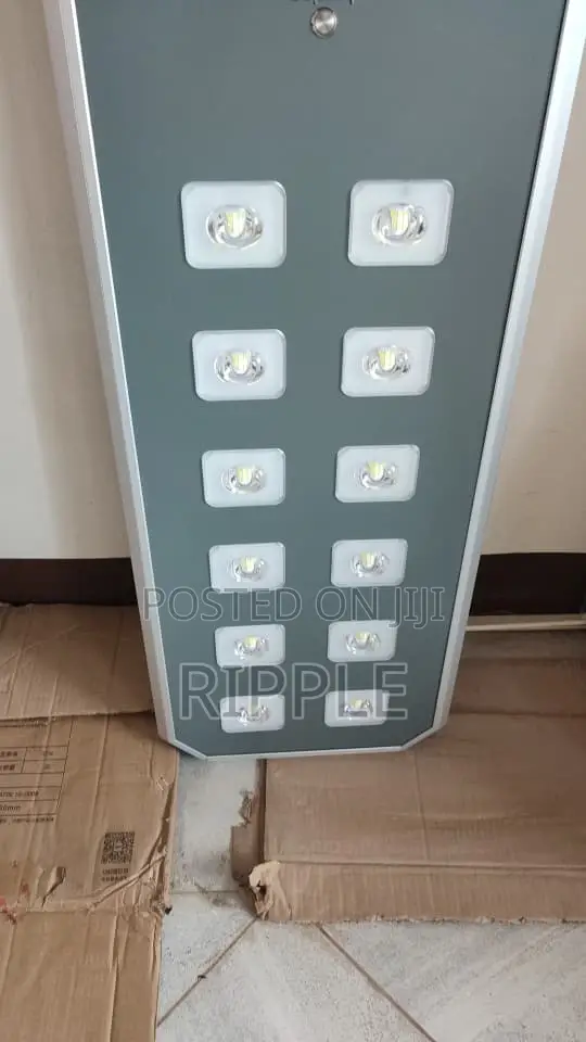 12-Eye All-in-One Solar Street Light With Built-in Solar Panel