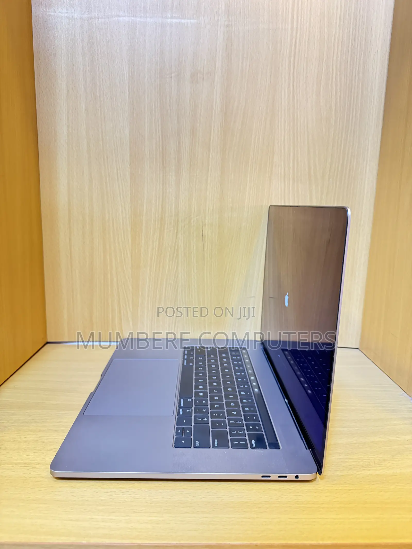 Laptop Apple MacBook Pro 2018 16GB Intel Core i7 SSD 512GB