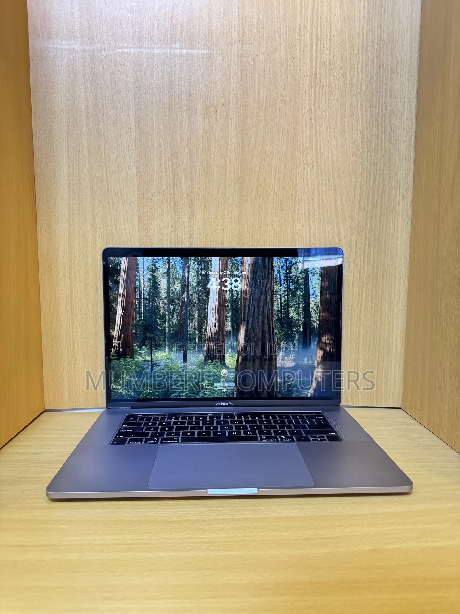 Laptop Apple MacBook Pro 2018 16GB Intel Core i7 SSD 512GB