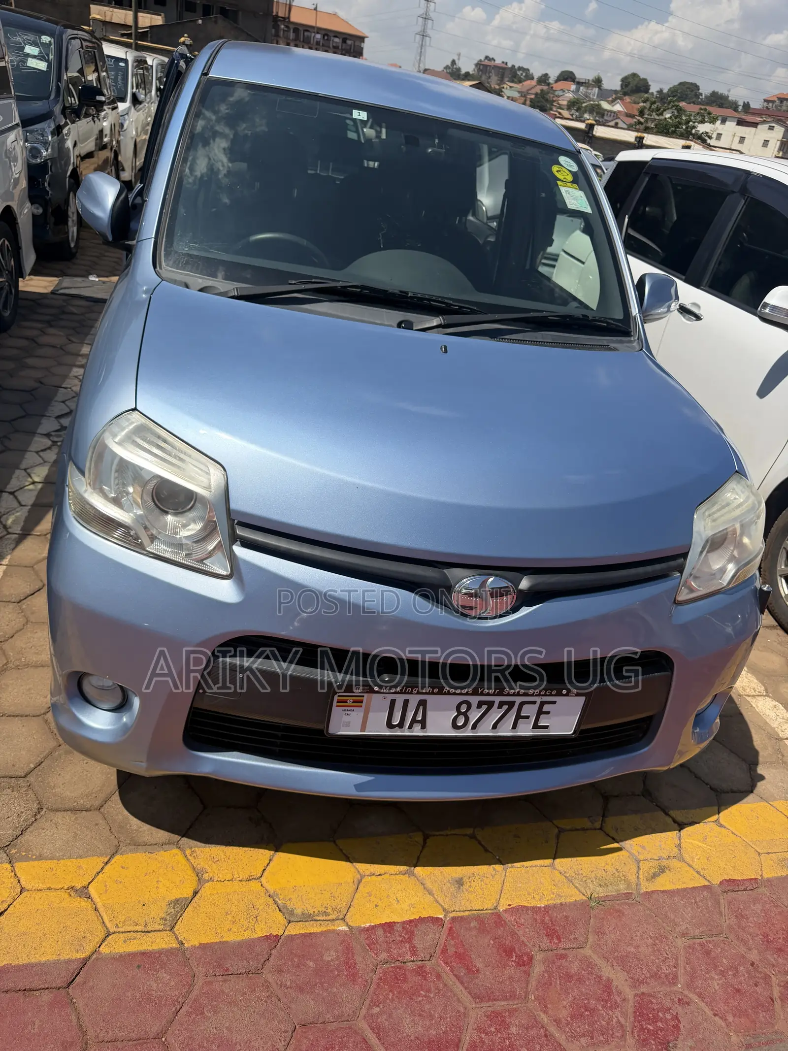 Toyota Sienta 1.5 AWD 2011 Blue