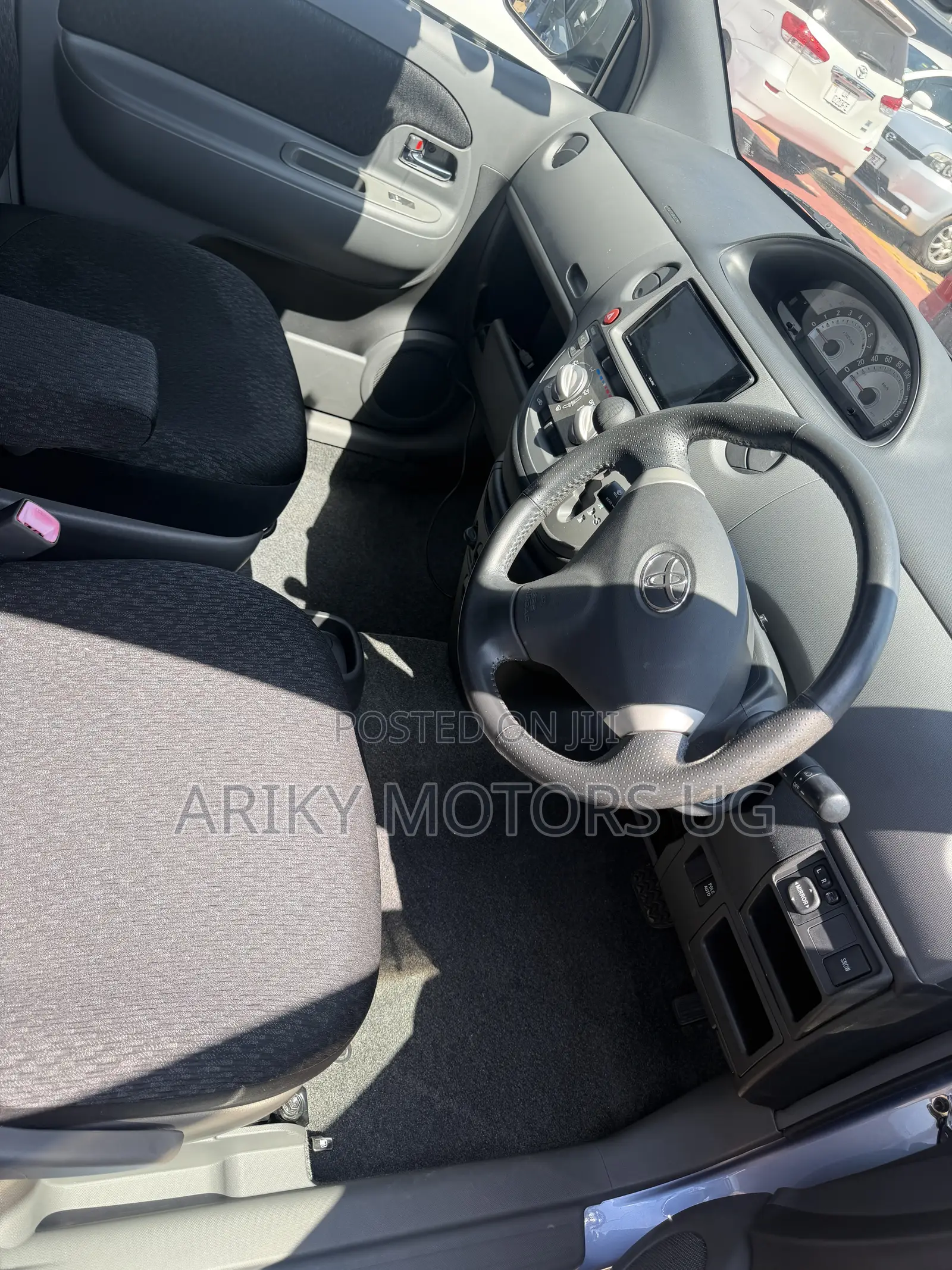 Toyota Sienta 1.5 AWD 2011 Blue
