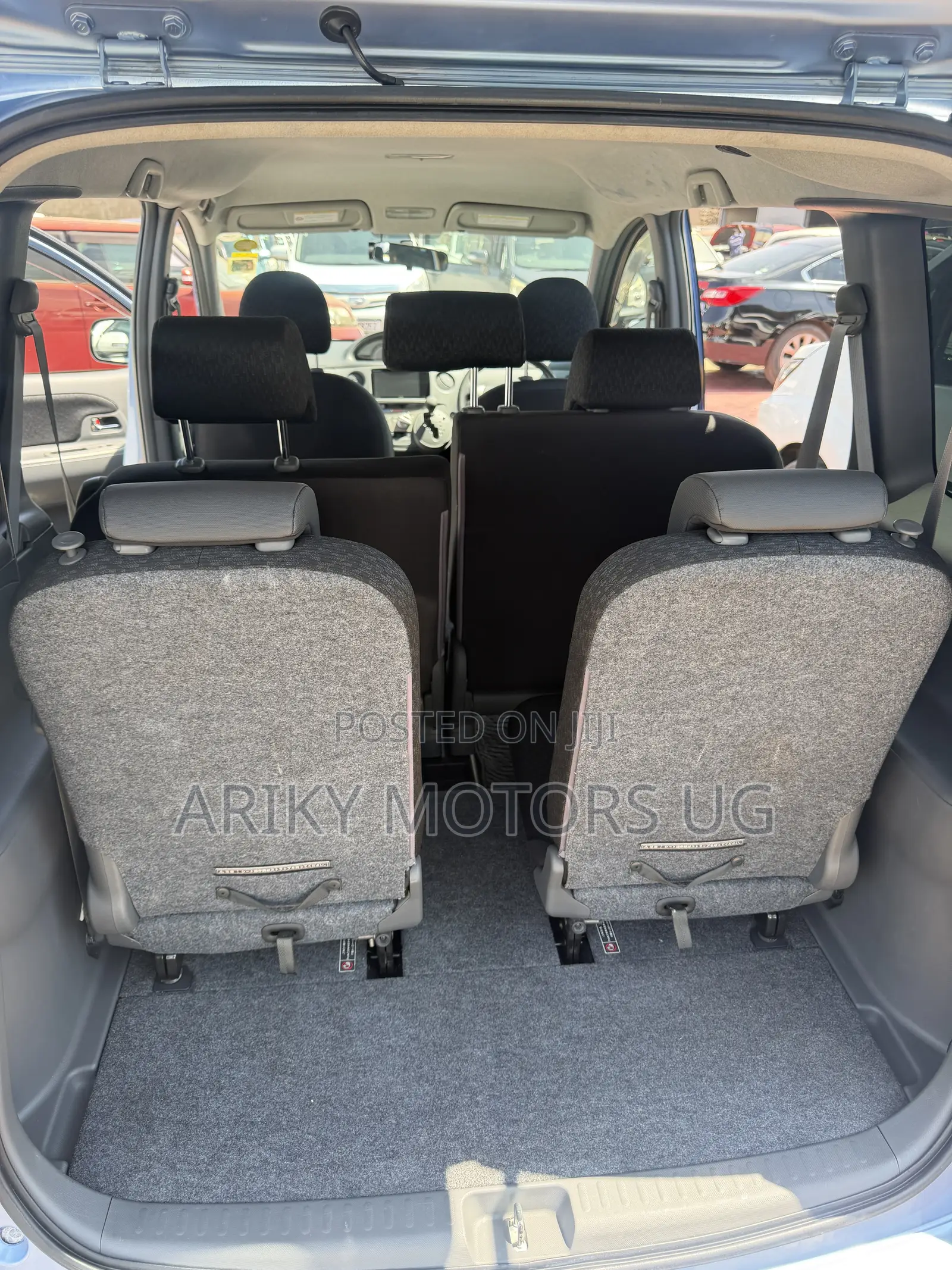 Toyota Sienta 1.5 AWD 2011 Blue